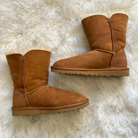 ✨UGG Bailey Button Boot | Chestnut Suede | Size 6 - Picture 2 of 8